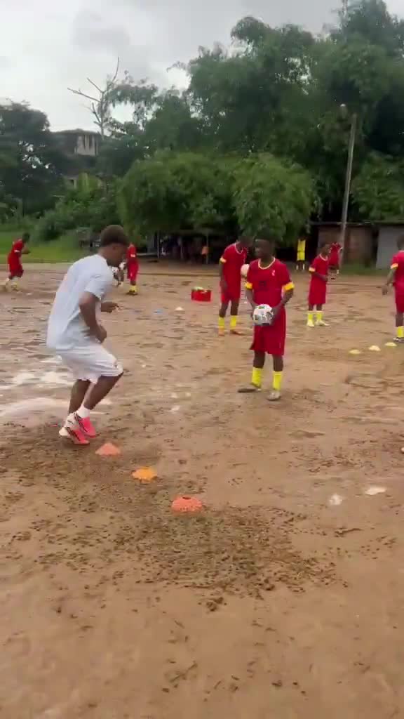 Amad back in the Ivory Coast training with the Academy who brought him through as a footballer