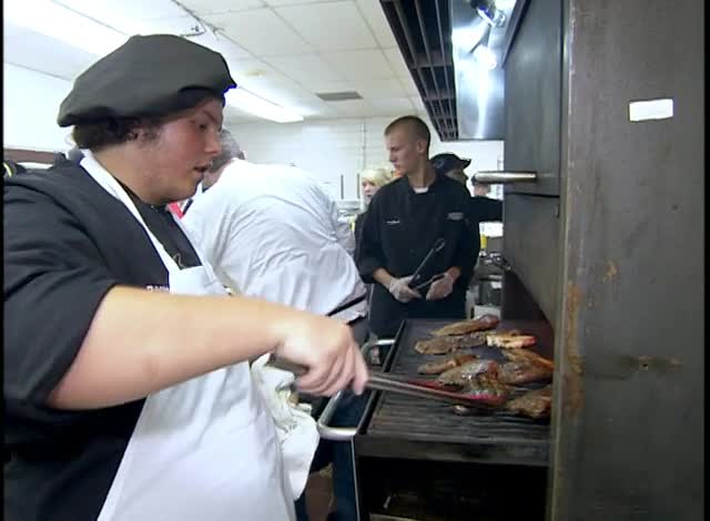 Restaurant.Impossible.S02E16.WEBRip.x264-CBFM