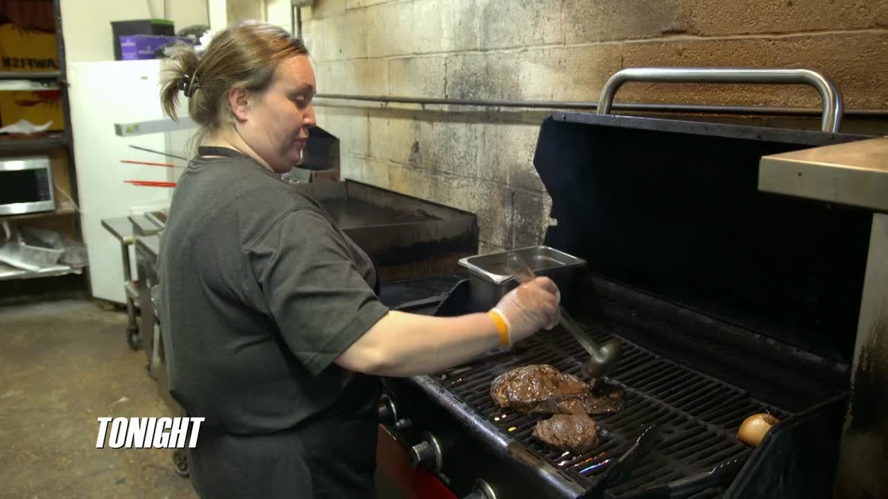 Restaurant.Impossible.S21E08.Schooling.a.Teacher.720p.WEBRip.X264-KOMPOST