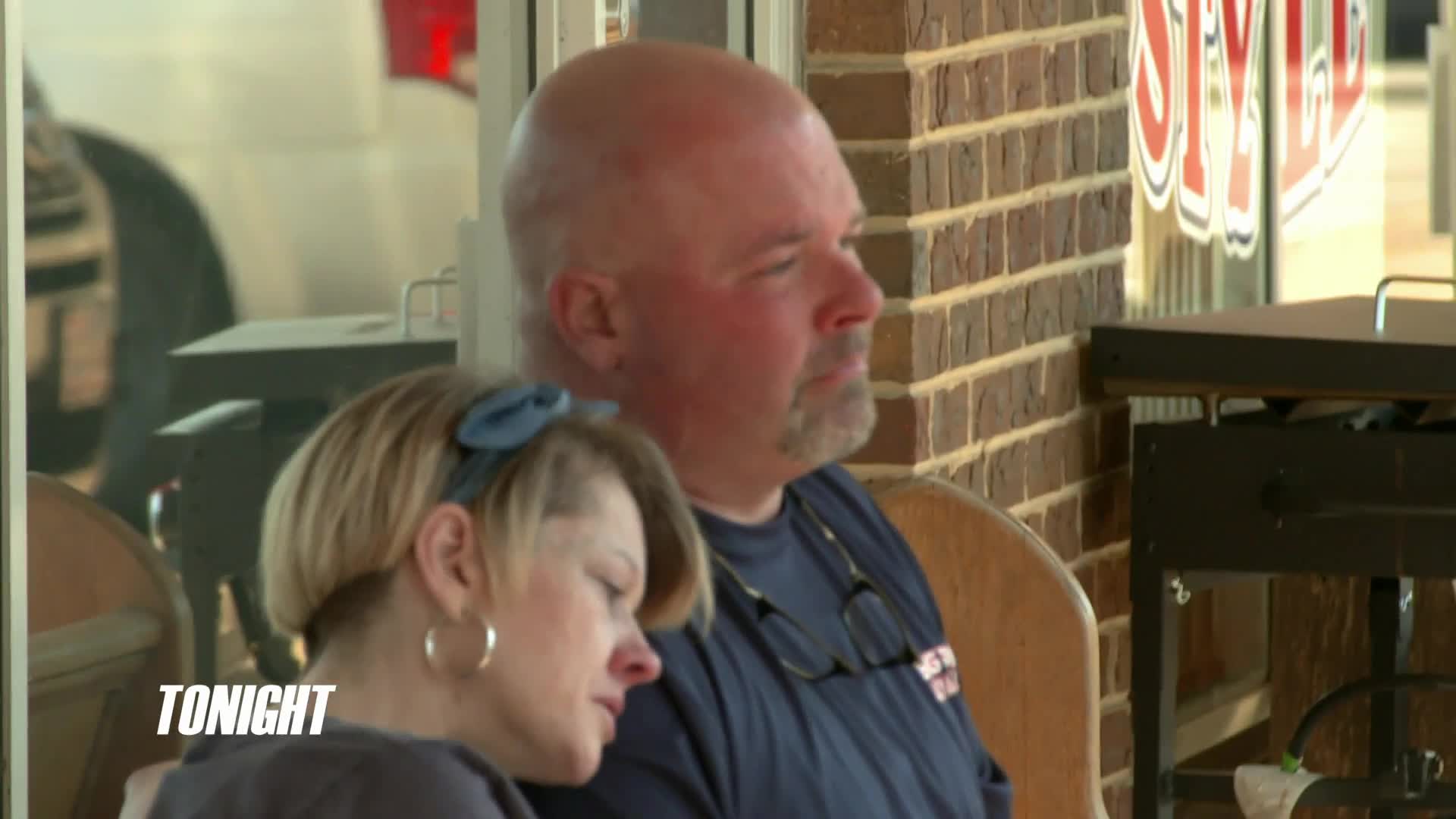 Restaurant.Impossible.S19E07.Big.Trouble.in.Tennessee.1080p.WEBRip.x264-KOMPOST