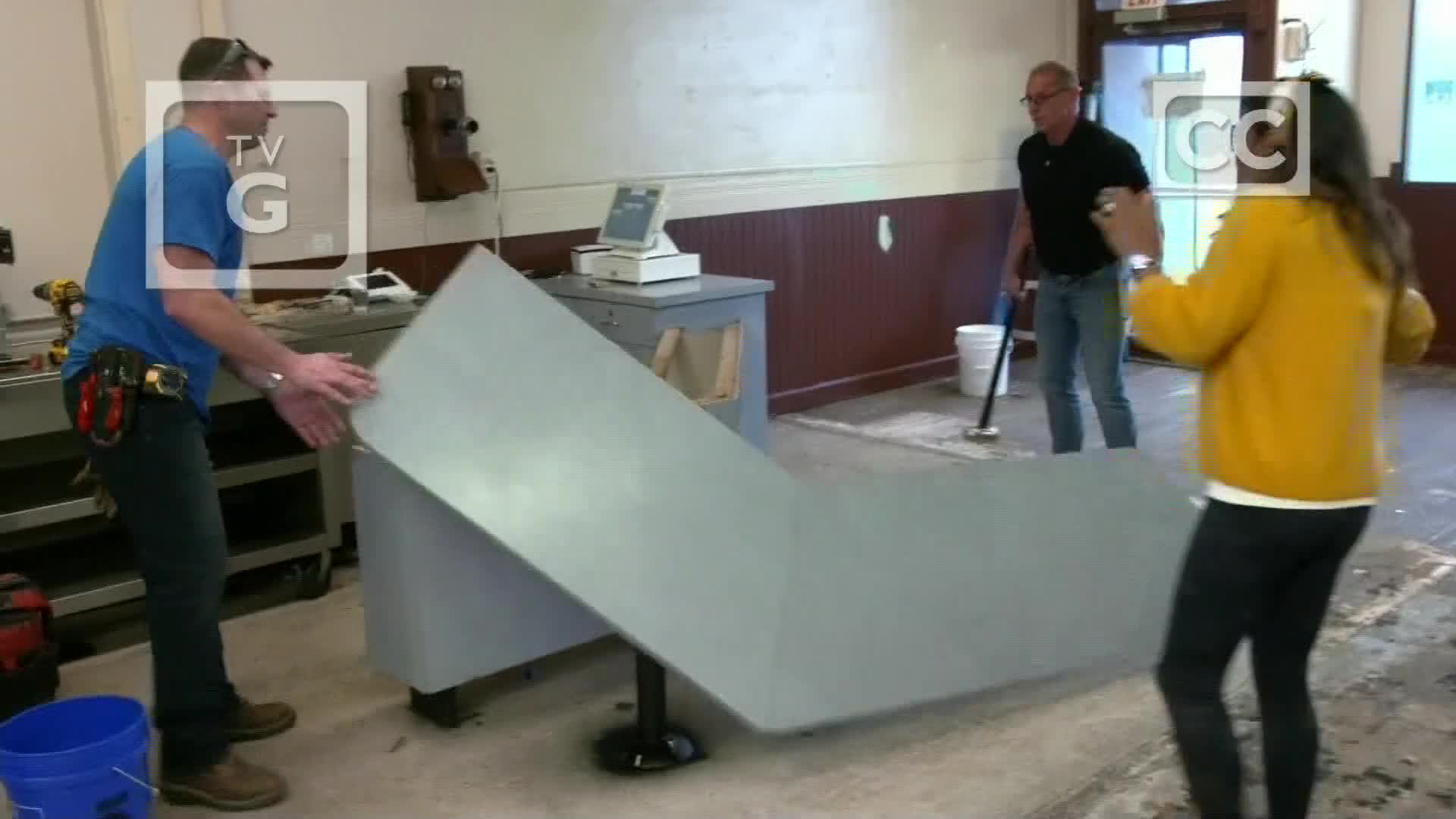 Restaurant.Impossible.S15E08.A.Daughter.Finds.Her.Groove.1080p.HDTV.x264-CRiMSON