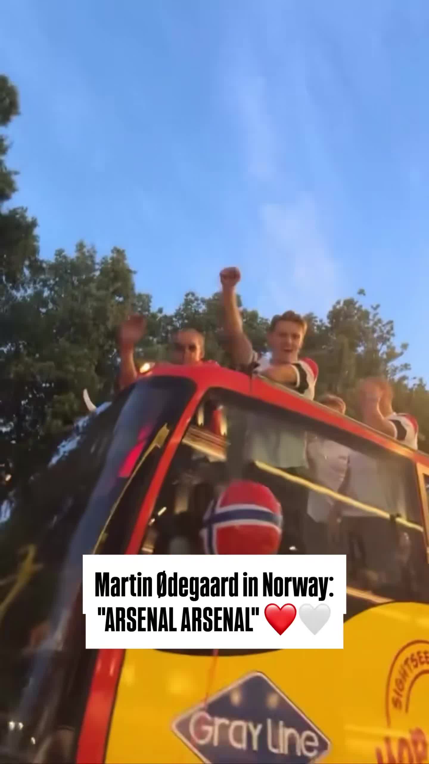 Martin Ødegaard at Norway’s parade after the World Cup.