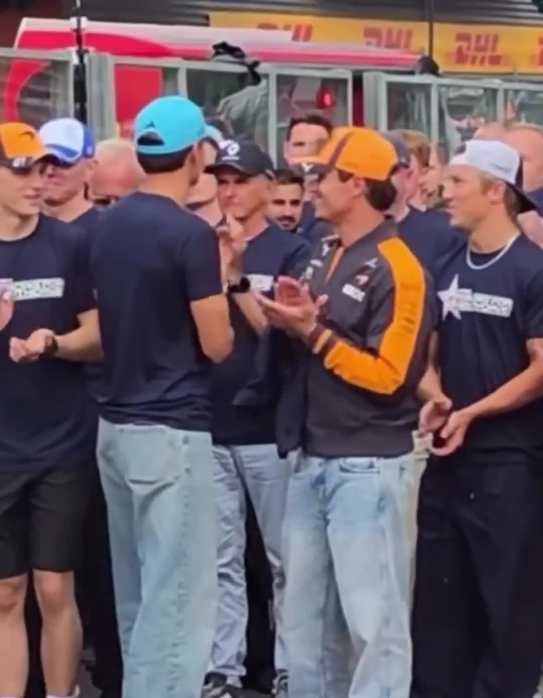 george initiating the clapping and lando laughing at him