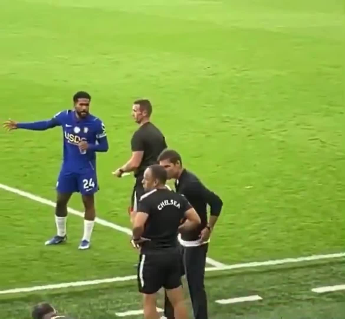 Xabi Alonso’s reaction to Caicedo’s injury.