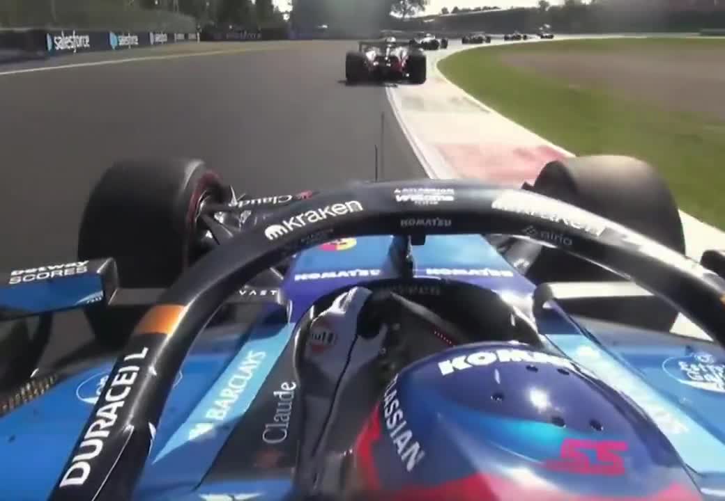 Carlos Sainz frustrated by a deployment issue