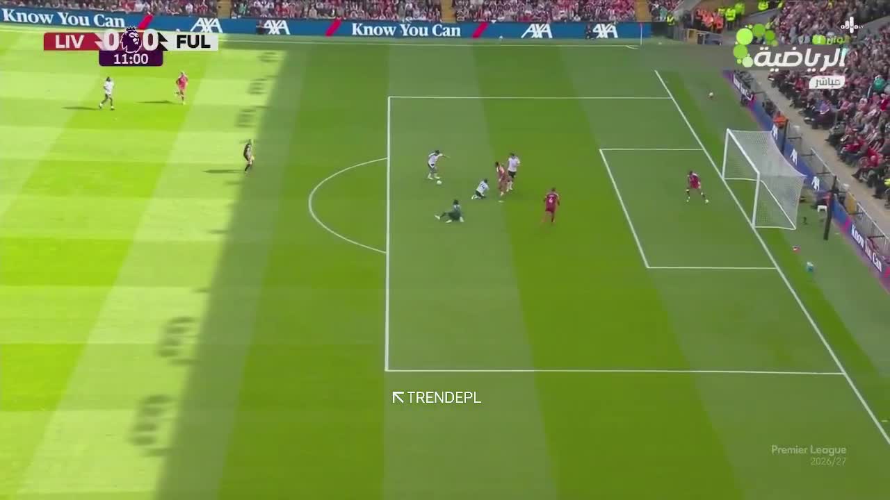 Alisson makes a mistake against Fulham 11'