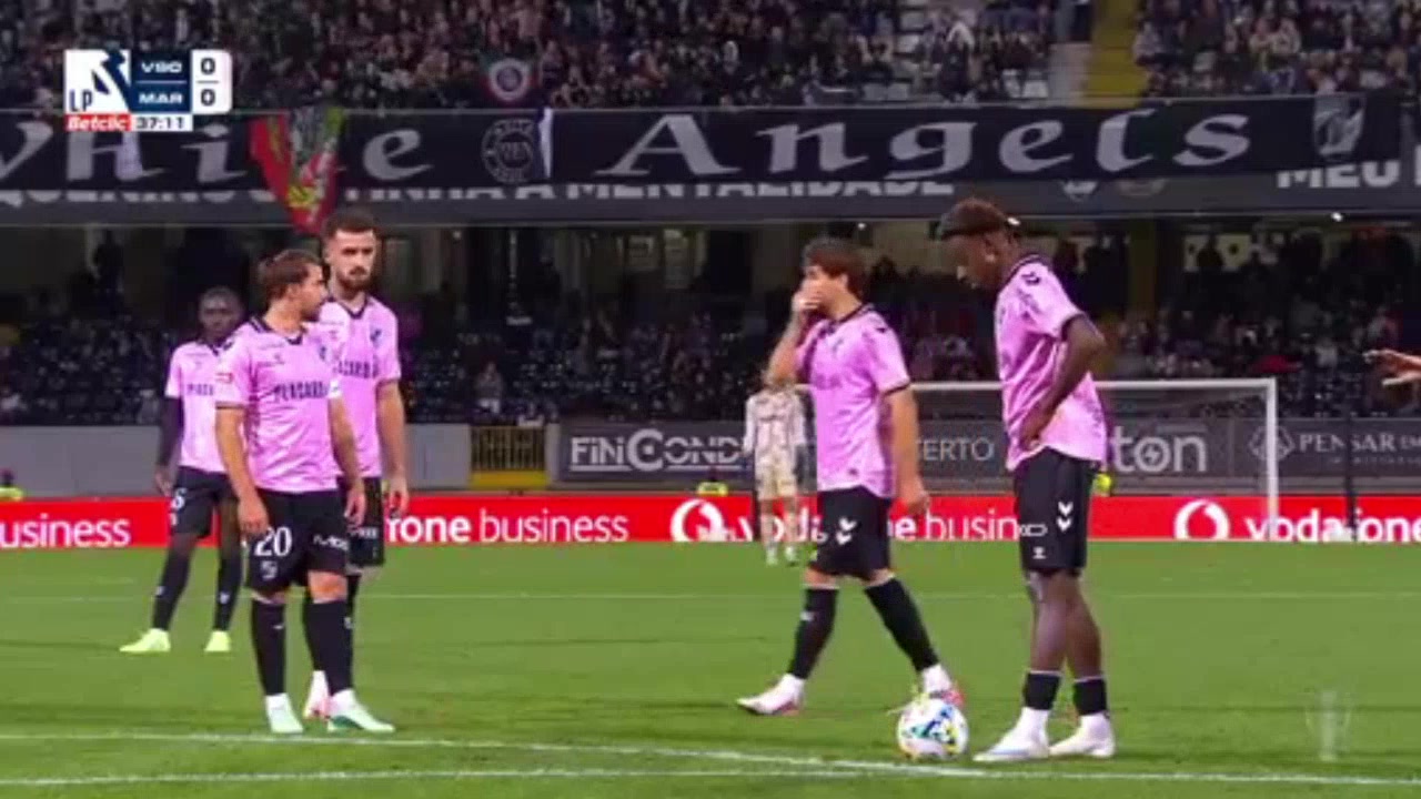 Vitória de Guimarães 1-0 Marítimo — Arnel Jakupovic 38'