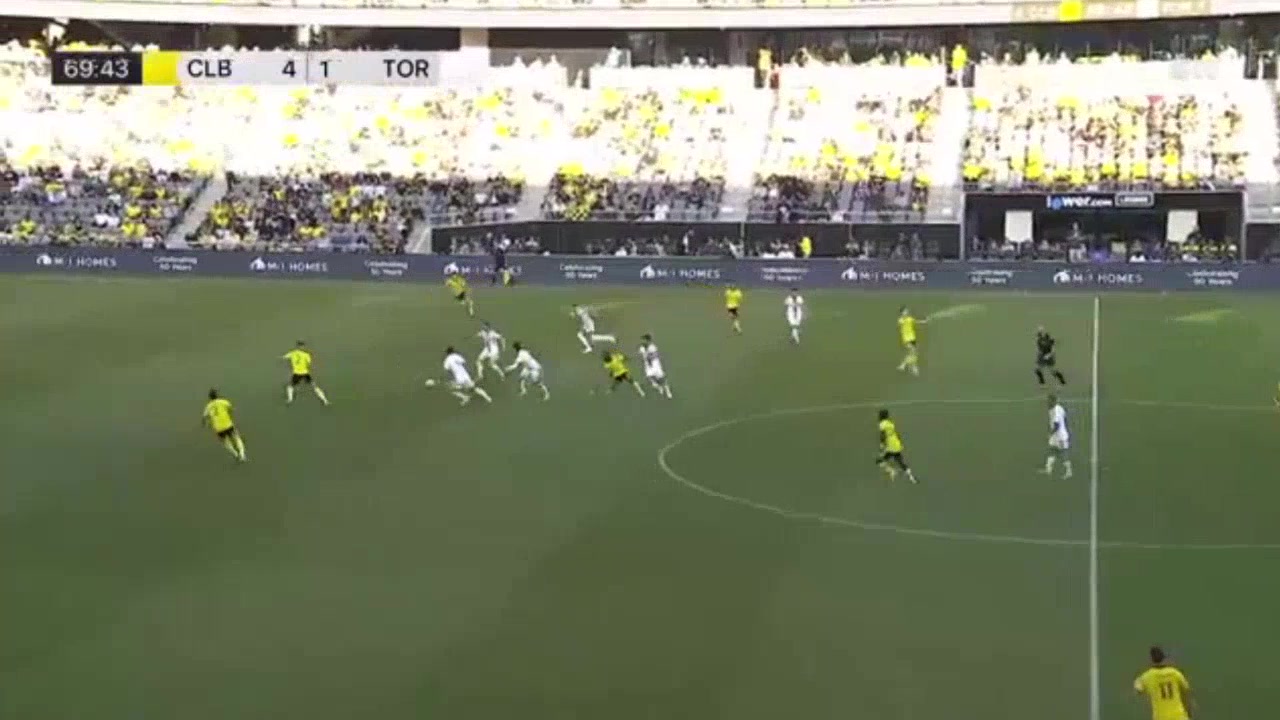 Sekou Bangoura (Columbus Crew) second yellow card against Toronto FC 70'