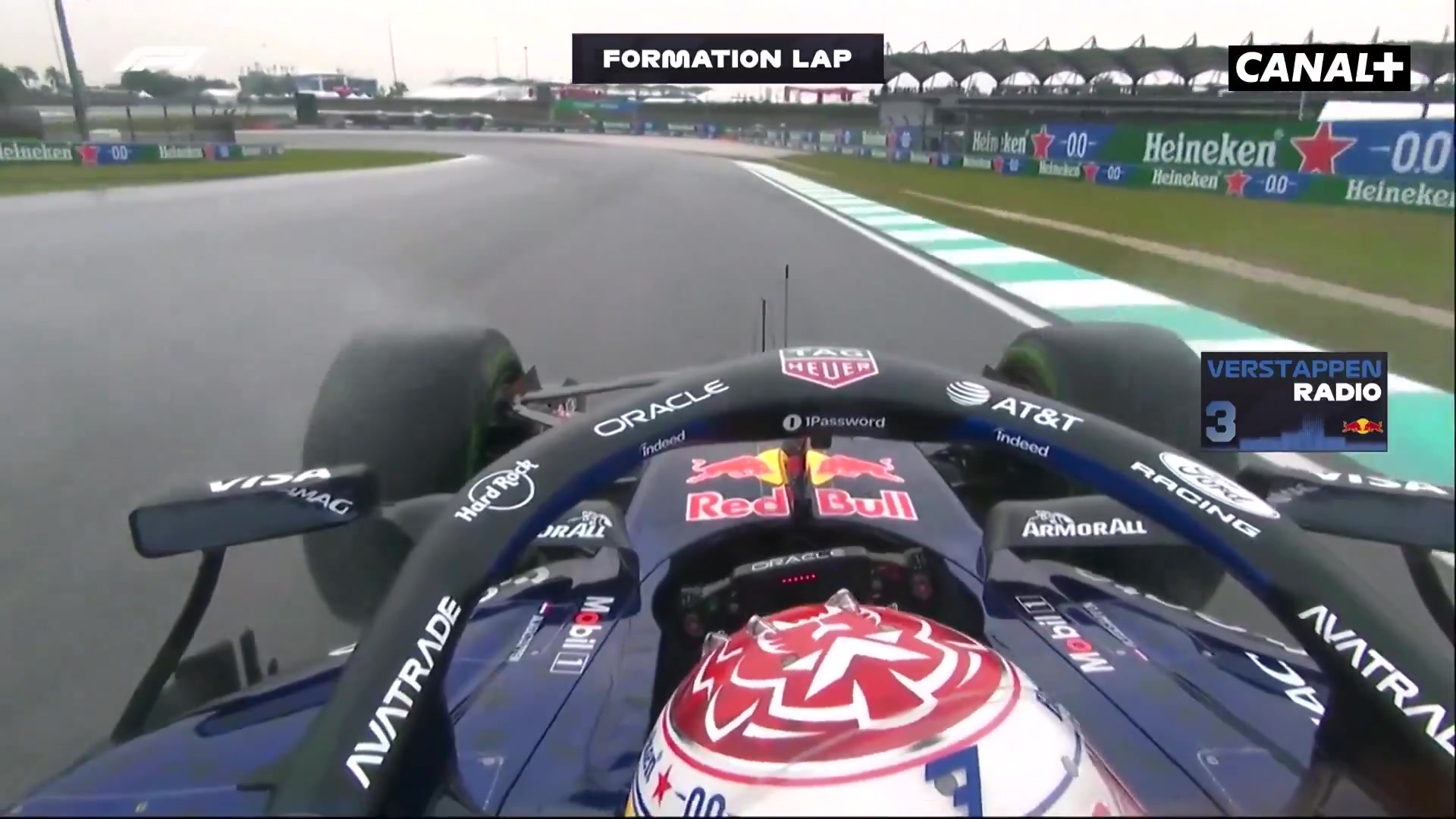 Start procedure suspended after confusion on the formation lap at Sepang