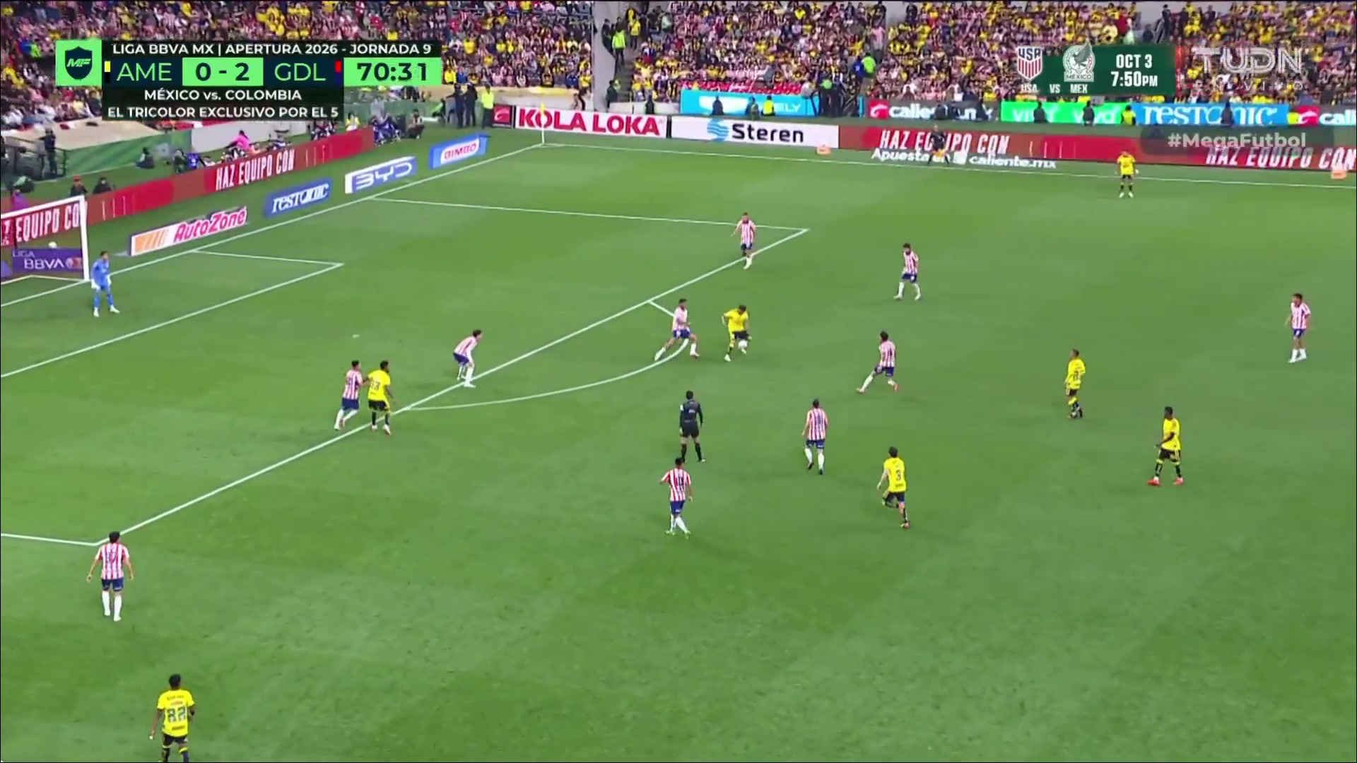 Miguel Borja scores a bicycle kick for Club América against Chivas