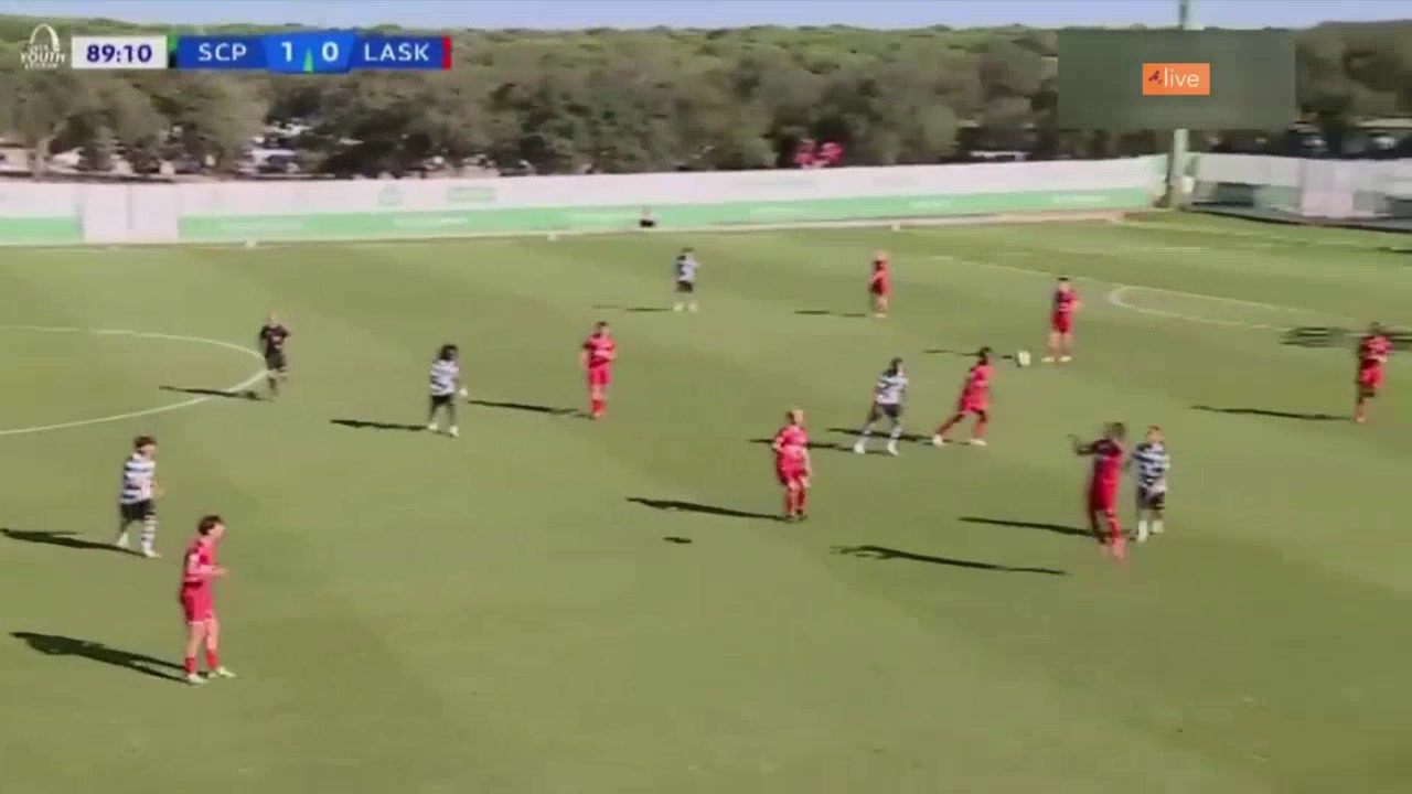 Sandro Gamboa (Sporting U19) second yellow card against LASK U19 90'