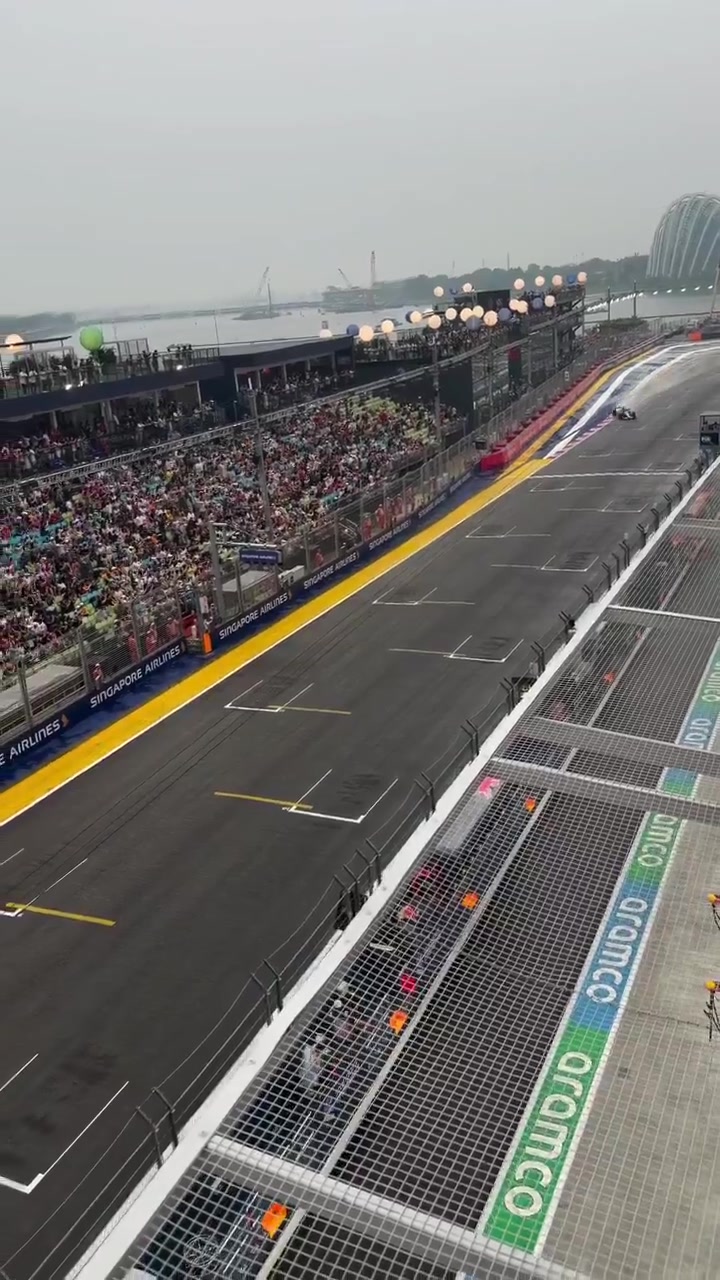 George Russell's crash in Singapore
