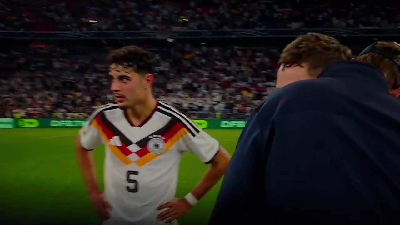Jurgen Klopp and Florian Wirtz at Full-Time