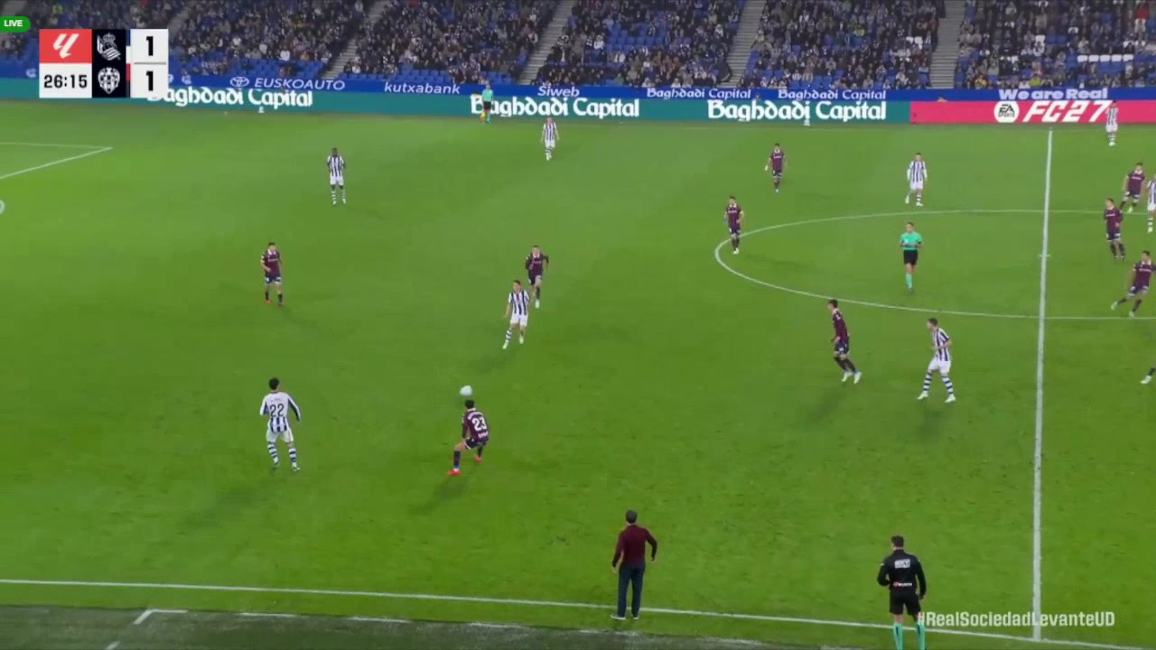 Real Sociedad 2-1 Levante — Benat Turrientes 27'