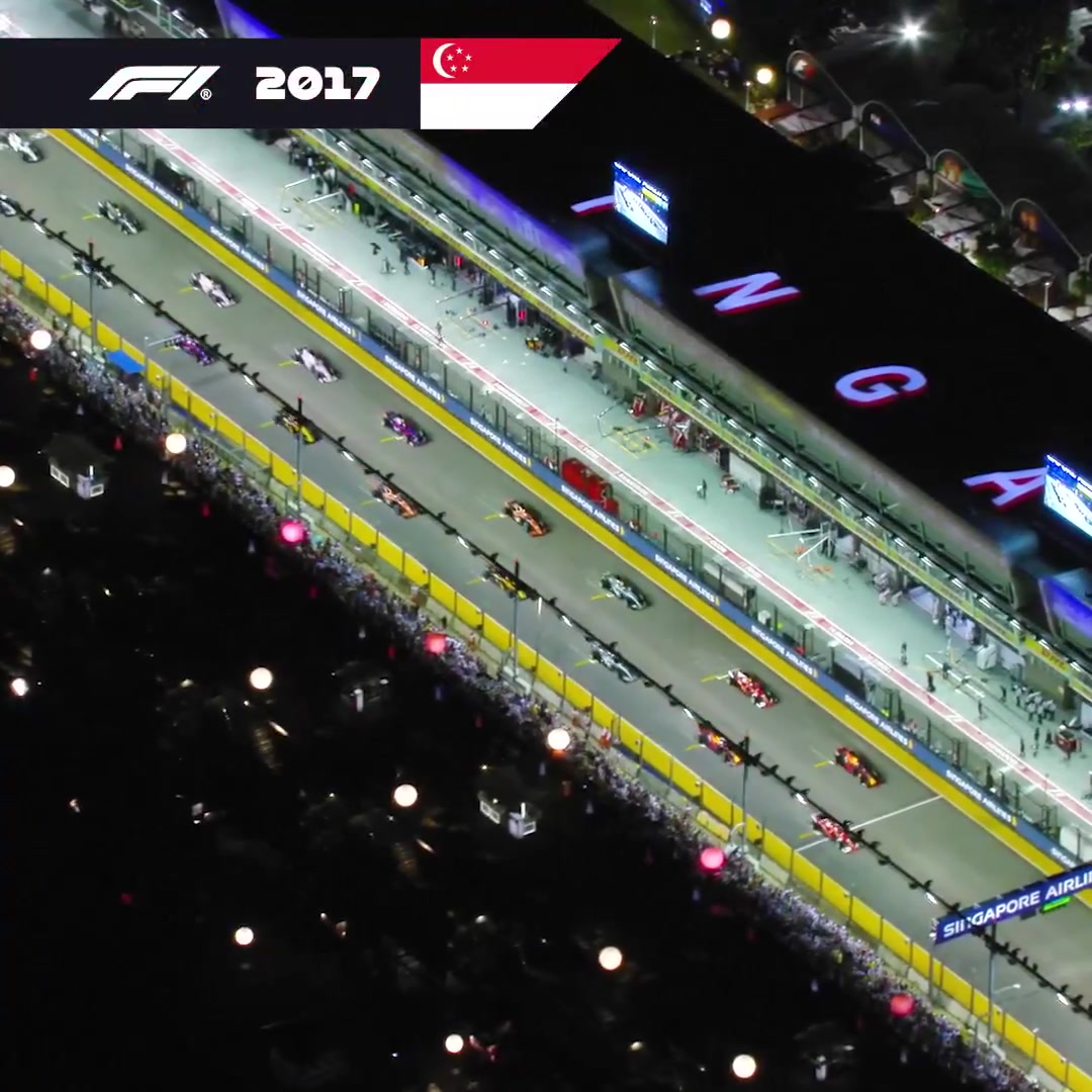 The wet start at the 2017 Singapore Grand Prix