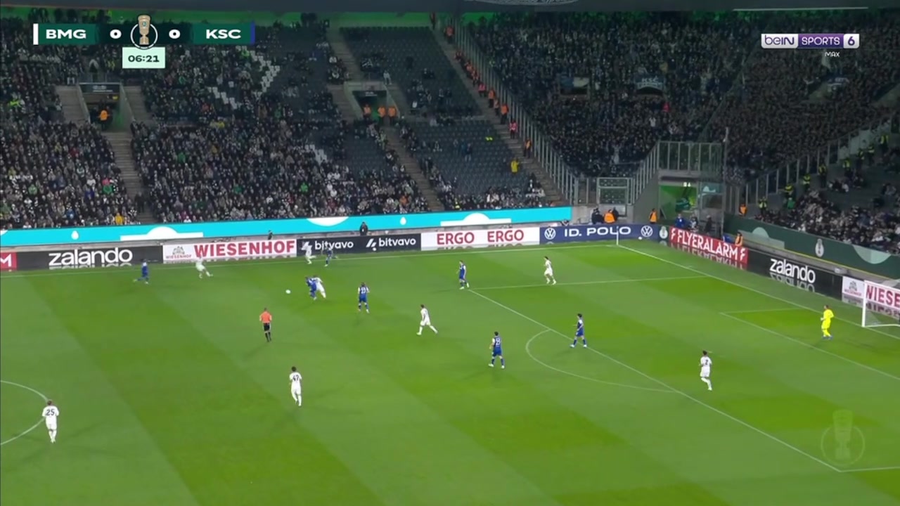 Borussia Mönchengladbach 1-0 Karlsruhe — Robin Hack 7'