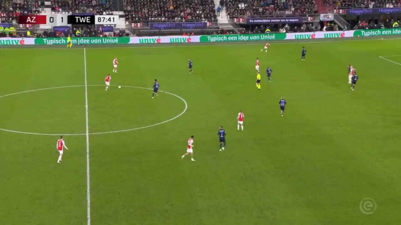 Daouda Weidmann (Twente) second yellow card against AZ Alkmaar 88'