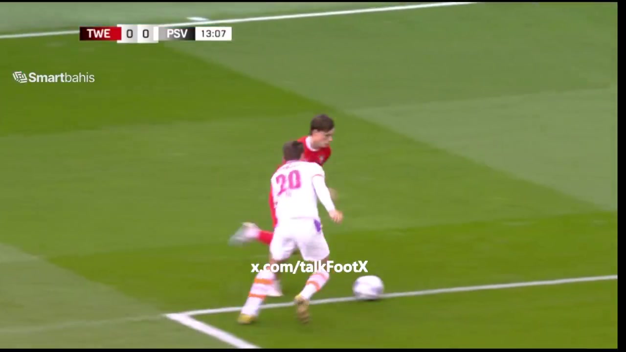 Twente 1 - 0 PSV - Younes Taha 14'