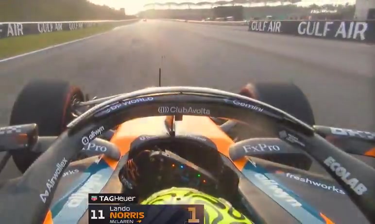 Norris almost hits Piastri behind the Safety Car