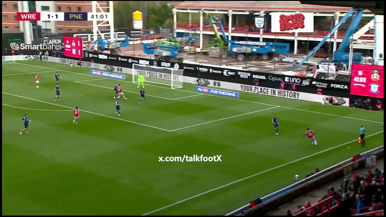 Wrexham 2-1 Preston North End — Benjamin Whiteman 42'